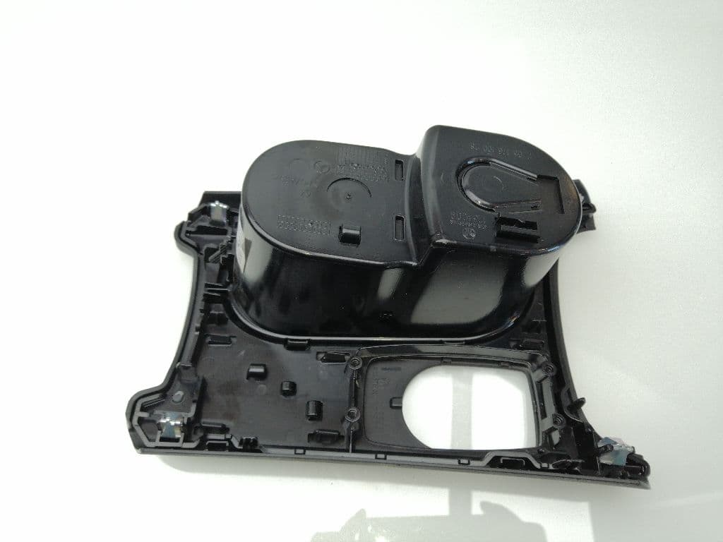 Plastico MERCEDES-BENZ CLASE A (W176) 2