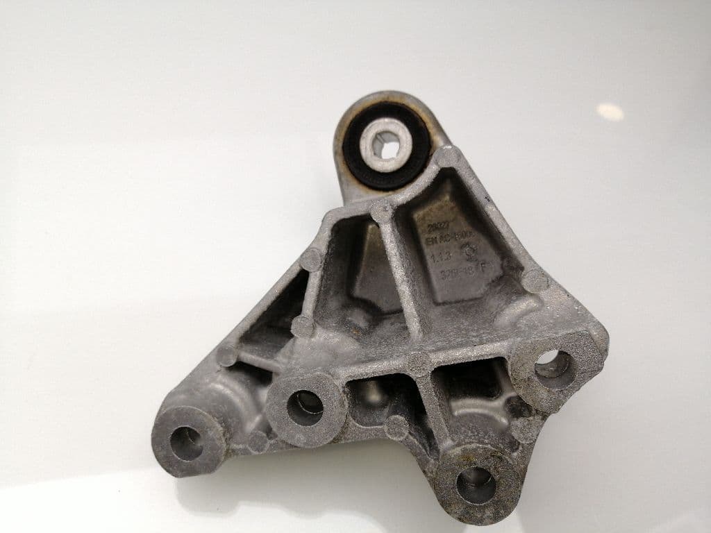 Soporte motor MERCEDES-BENZ CLASE A (W176) 2