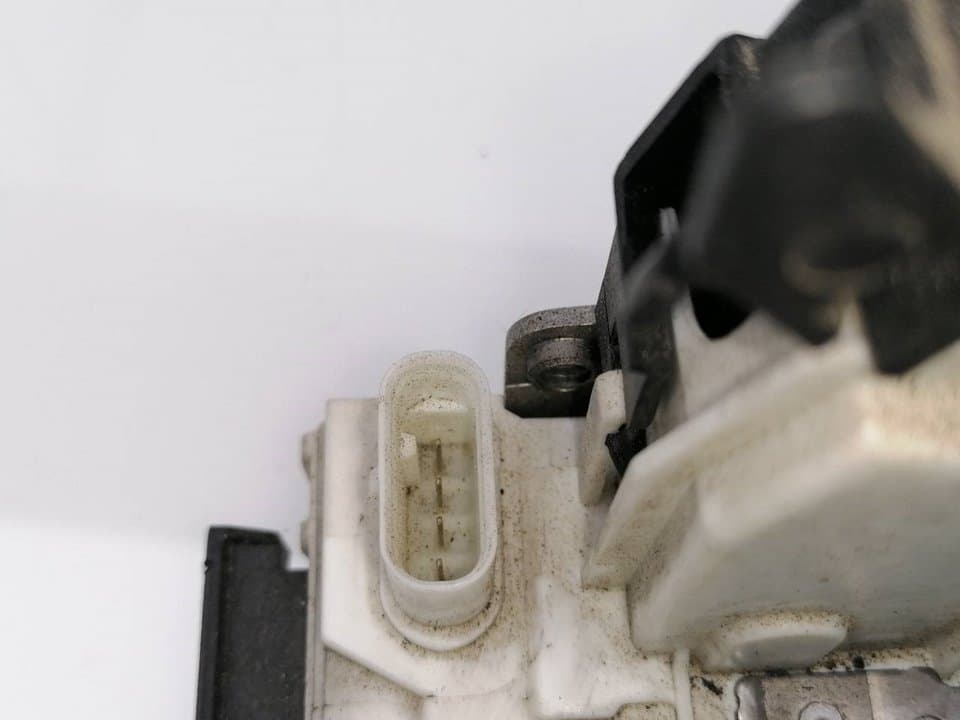 Cerradura puerta delantera derecha MERCEDES-BENZ CLASE A (W176) 3
