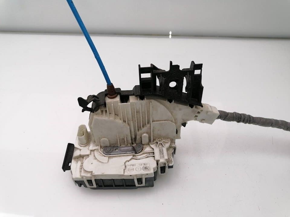 Cerradura puerta delantera derecha MERCEDES-BENZ CLASE A (W176) 2