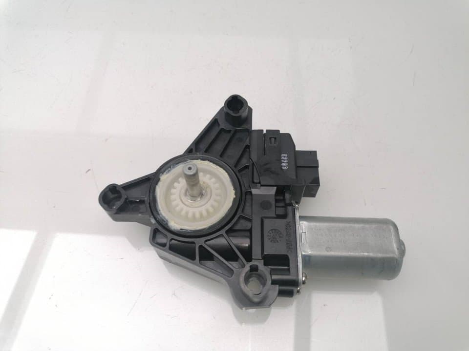 Motor elevalunas trasero izquierdo MERCEDES-BENZ CLASE A (W176) 4