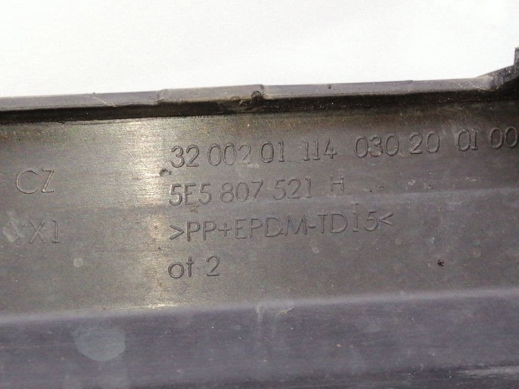 Paragolpes trasero SKODA OCTAVIA BERLINA (1Z3) 3