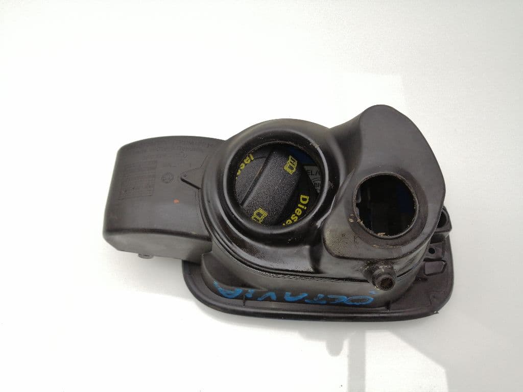 Tapa exterior combustible SKODA OCTAVIA BERLINA (1Z3) 2