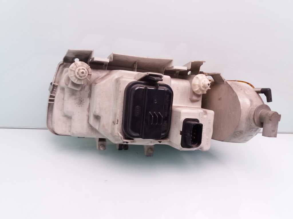 Faro derecho VOLKSWAGEN POLO BERLINA (6N2) 5