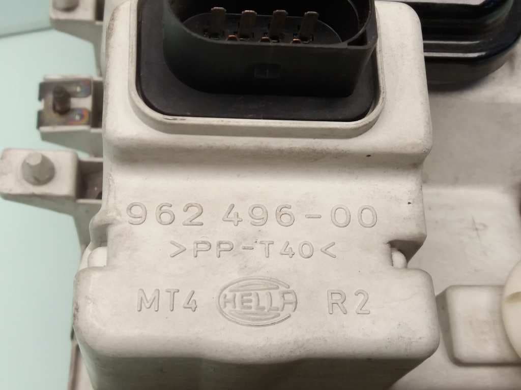 Faro derecho VOLKSWAGEN POLO BERLINA (6N2) 2