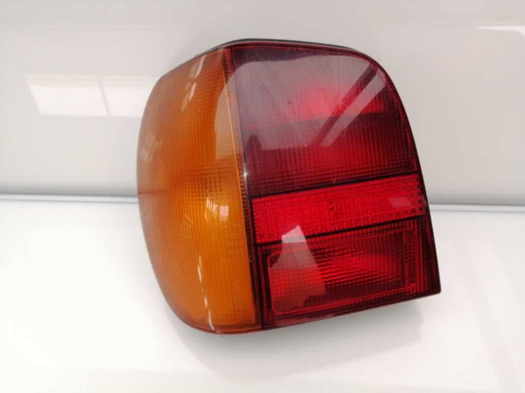 Piloto trasero izquierdo VOLKSWAGEN POLO BERLINA (6N2)