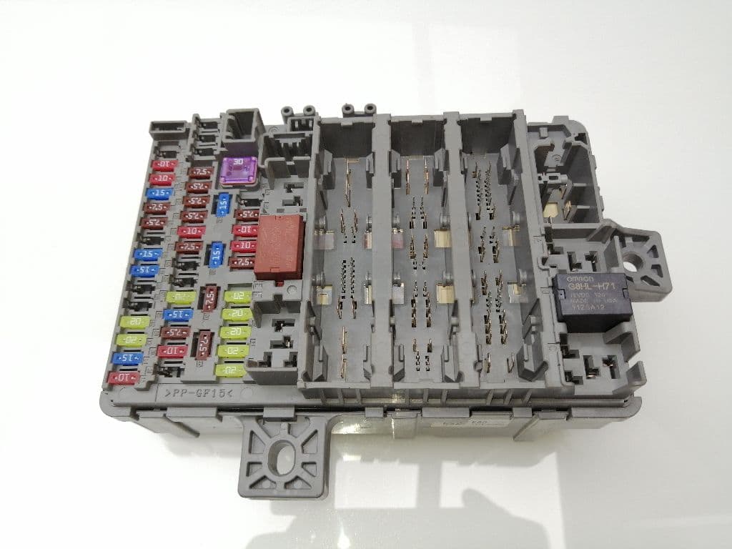 Caja reles / fusibles HONDA CIVIC BERLINA (FN)