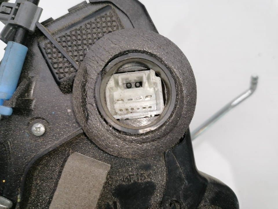 Cerradura puerta delantera derecha HONDA CIVIC BERLINA (FN) 4