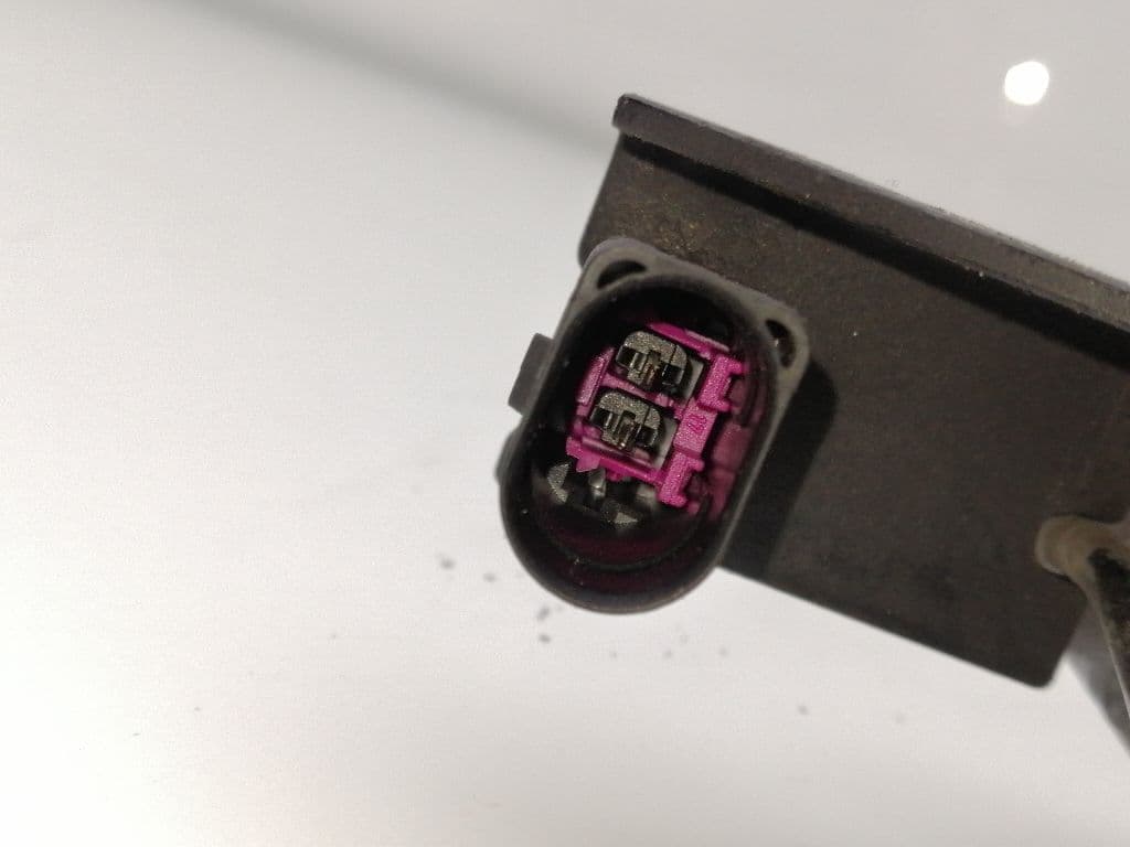 Cerradura capot VOLKSWAGEN PASSAT BERLINA (3A2) 2