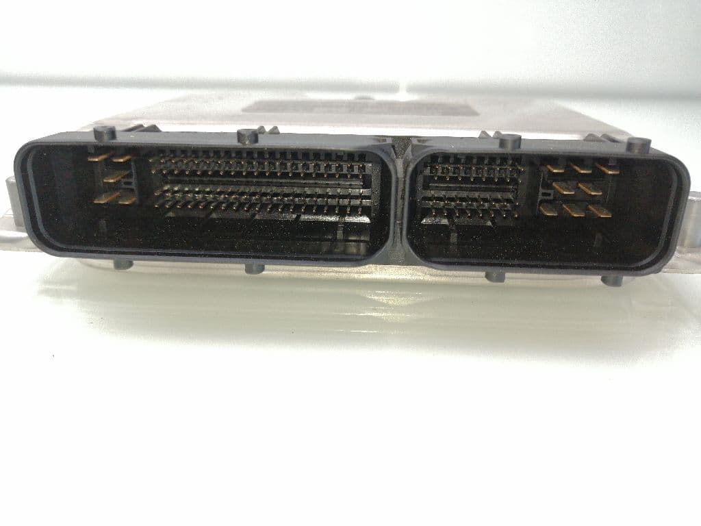 Centralita motor uce VOLKSWAGEN PASSAT BERLINA (3A2) 3