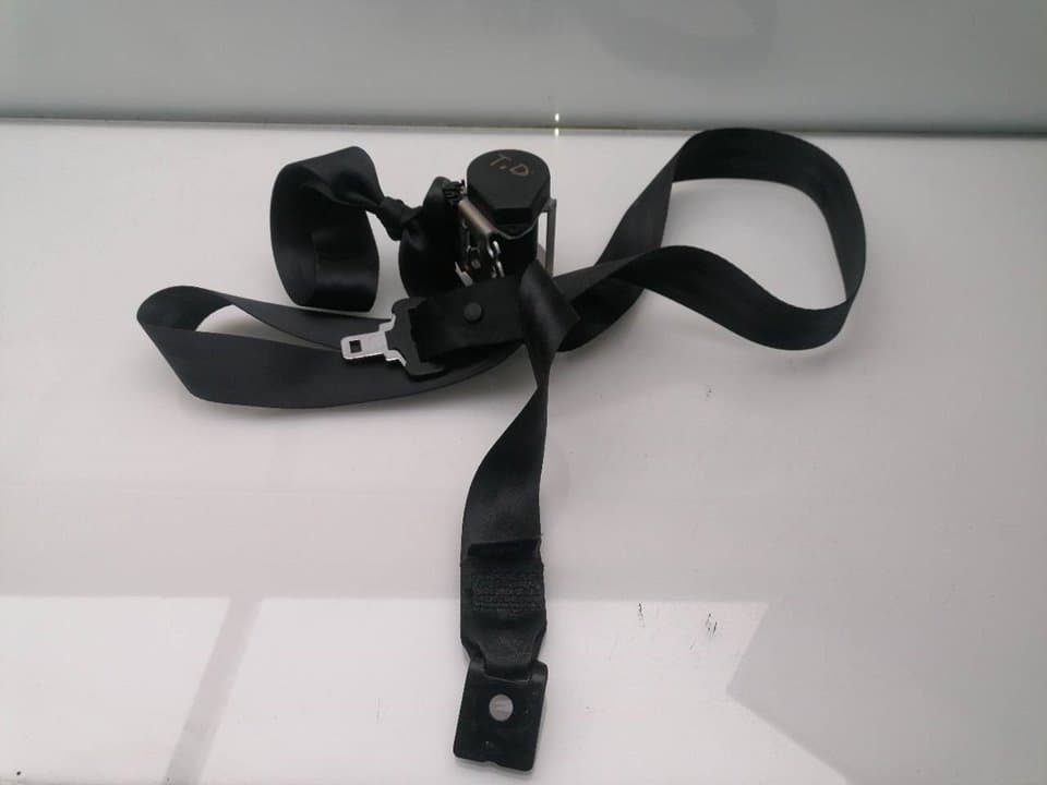 Cinturon seguridad trasero derecho RENAULT MEGANE III COUPE