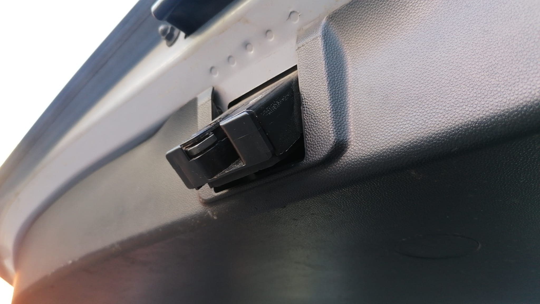 Cerradura maletero / porton MAZDA 3 LIM 3