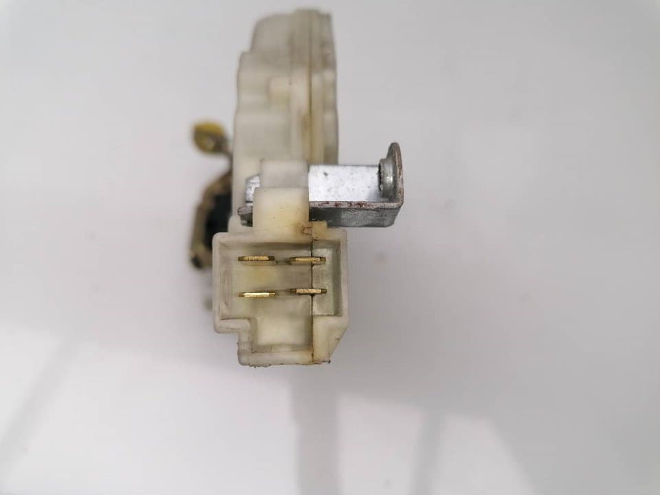 Cerradura puerta delantera derecha NISSAN TERRANO/TERRANO.II (R20) 3