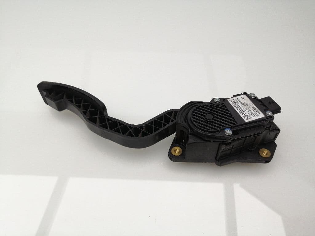 Pedal acelerador RENAULT LAGUNA III 2