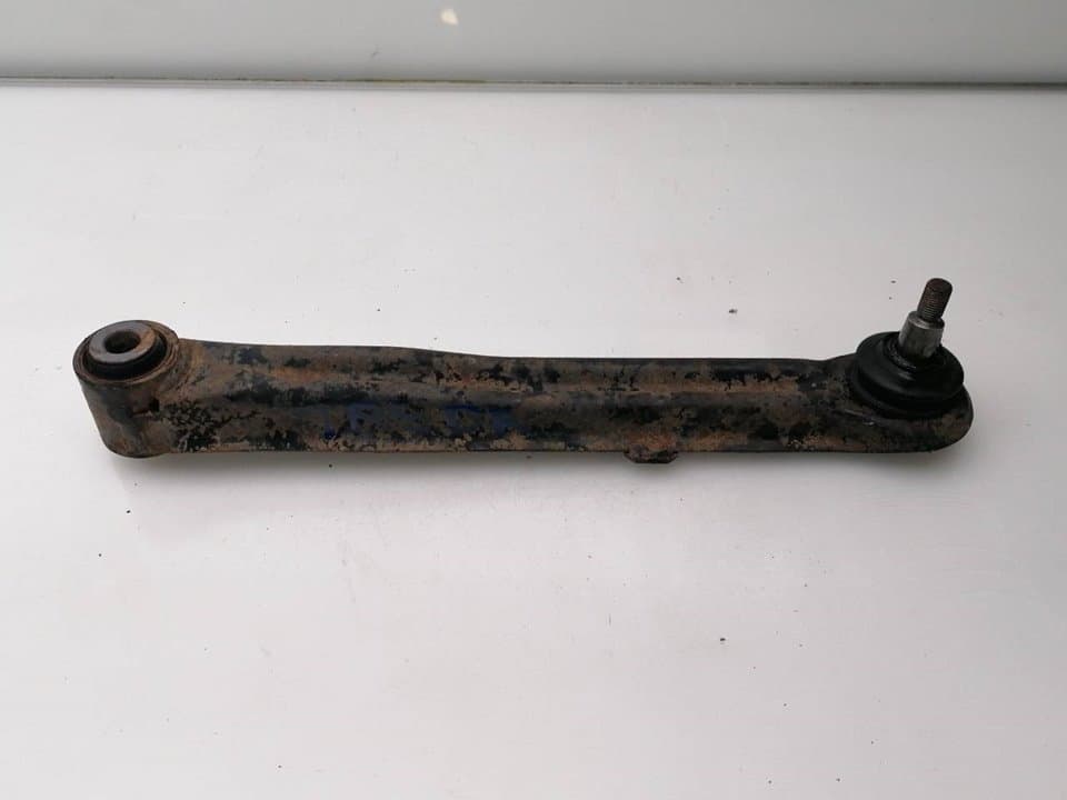 Brazo suspension inferior trasero derecho MITSUBISHI MONTERO (V80/V90)
