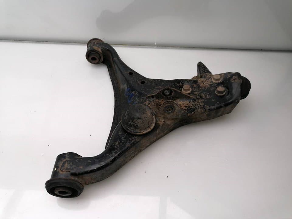 Brazo suspension inferior delantero derecho MITSUBISHI MONTERO (V80/V90)