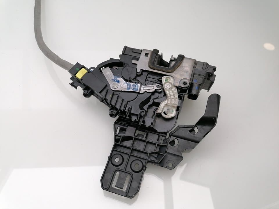 Cerradura puerta delantera izquierda MERCEDES-BENZ CLASE C (W204) BERLINA 3