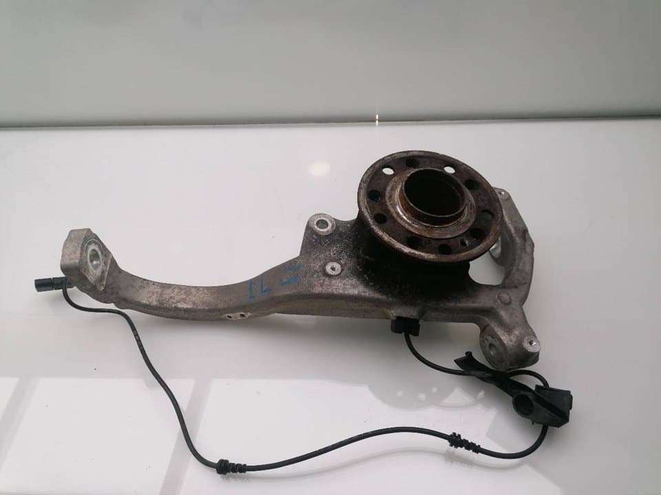 Mangueta delantera izquierda MERCEDES-BENZ CLASE C (W204) BERLINA