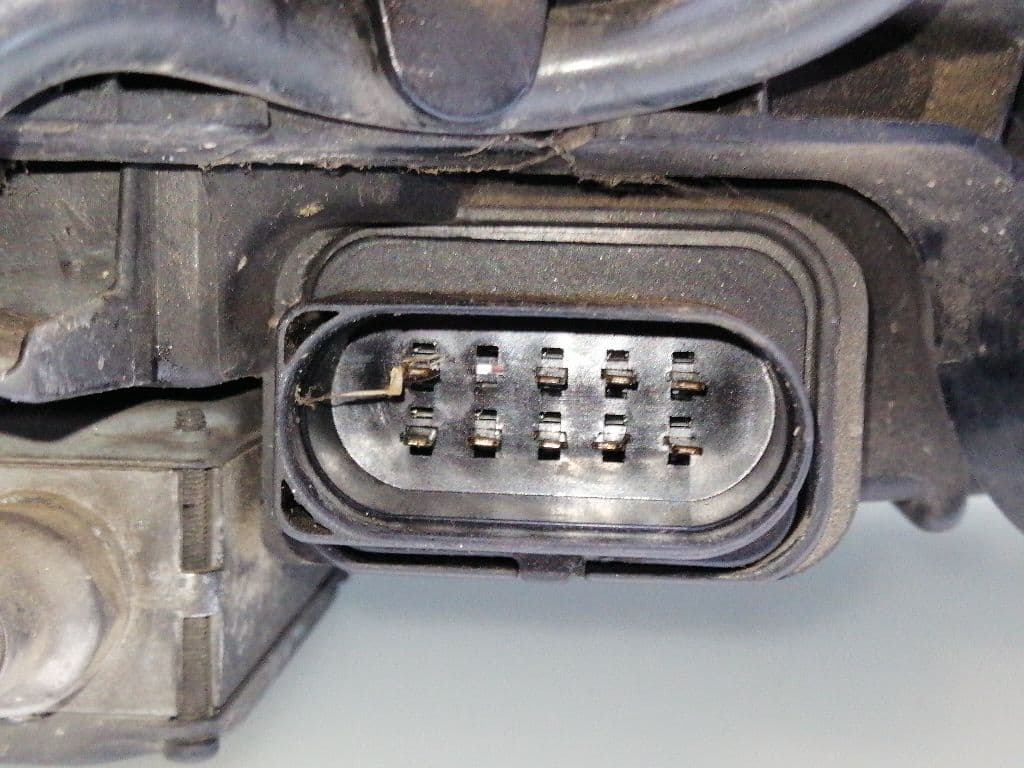 Faro izquierdo AUDI A6 BERLINA (4B2) 3
