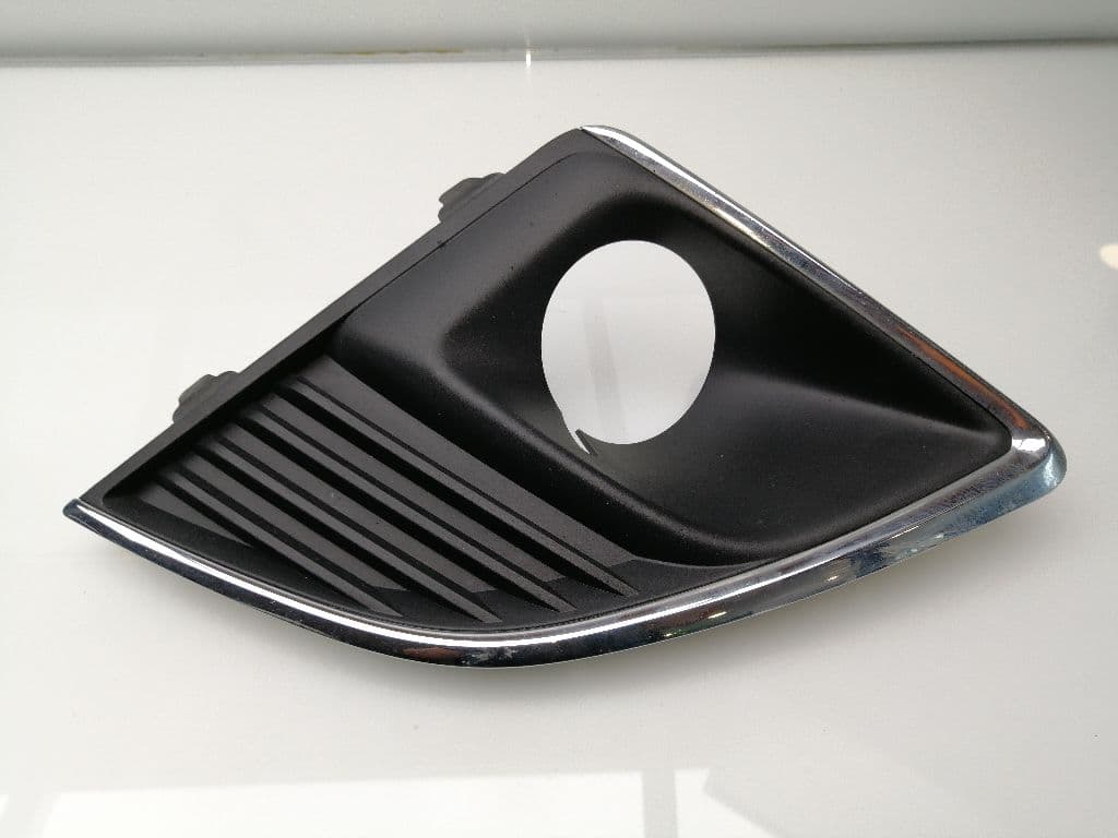 Plastico CHEVROLET CRUZE HATCHBACK