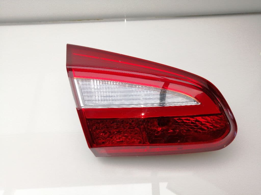 Piloto trasero izquierdo KIA CEED