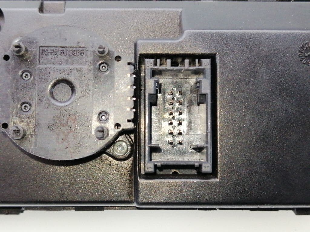 Recambio BMW SERIE 5 BERLINA (E34) ref. 64116946979 4