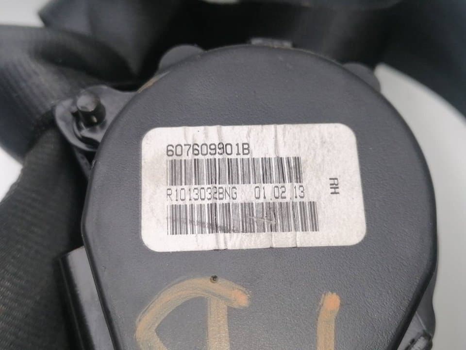 Cinturon seguridad trasero derecho VOLKSWAGEN GOLF VI VARIANT (AJ5) 3