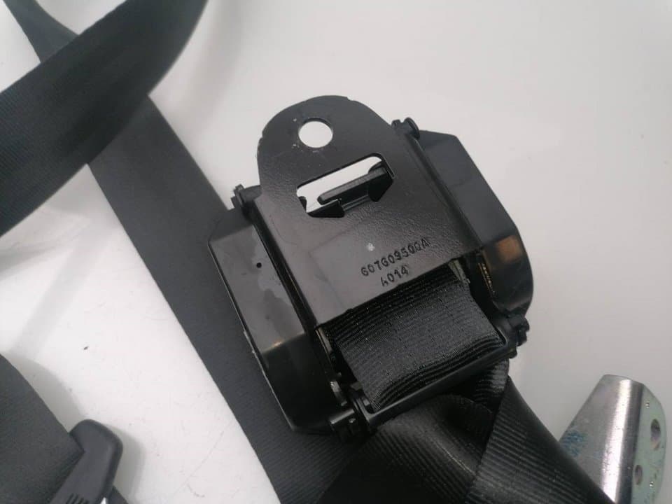 Cinturon seguridad trasero izquierdo VOLKSWAGEN GOLF VI VARIANT (AJ5) 3