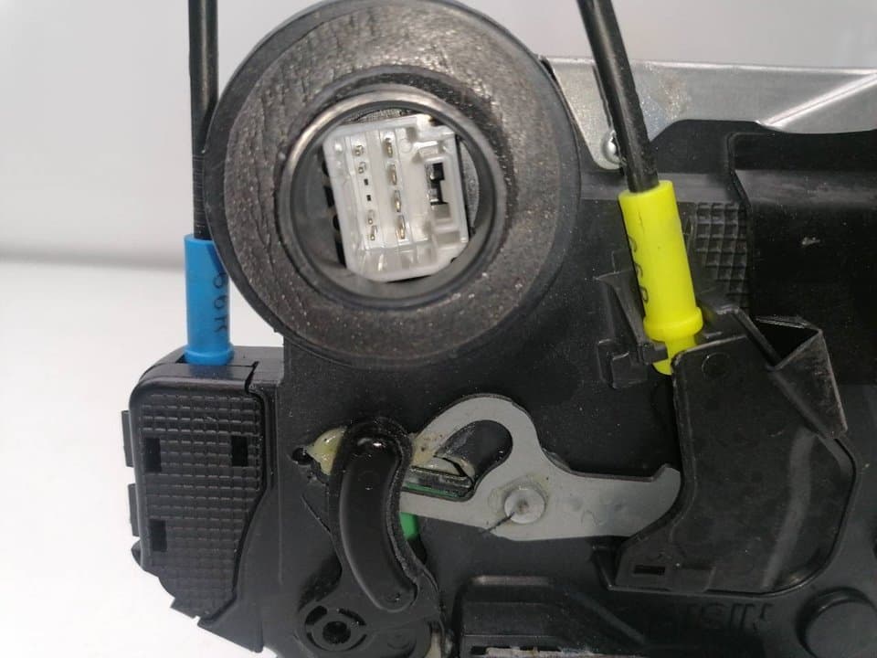 Cerradura puerta trasera derecha LEXUS NX 3