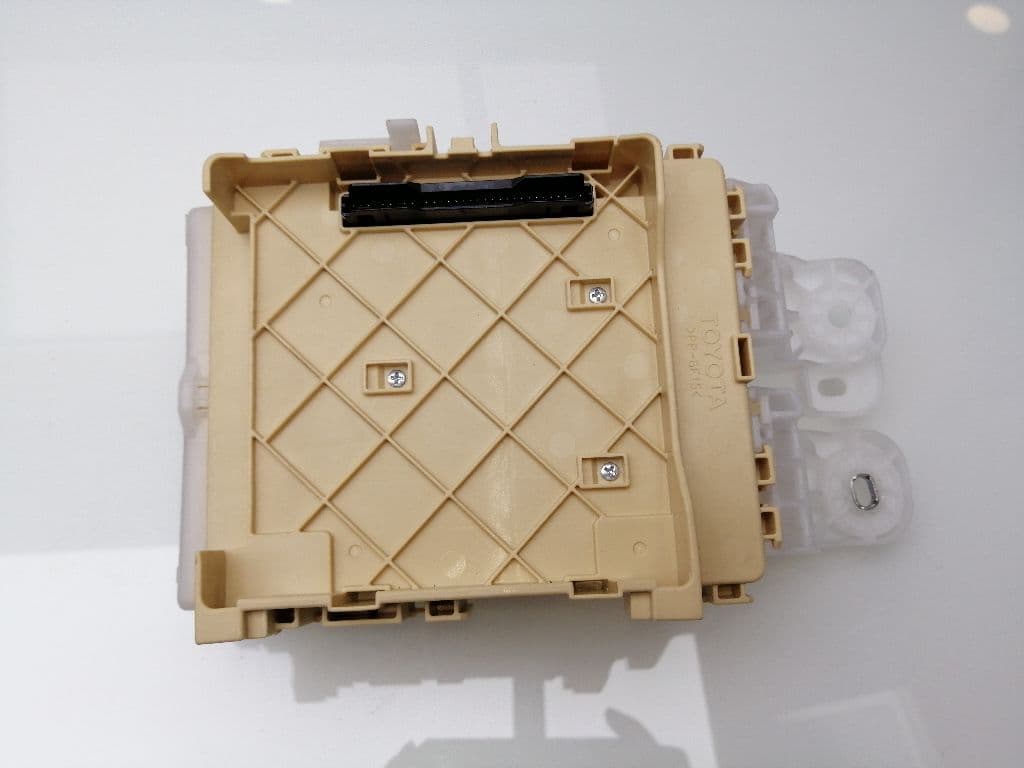 Caja reles / fusibles LEXUS NX 3
