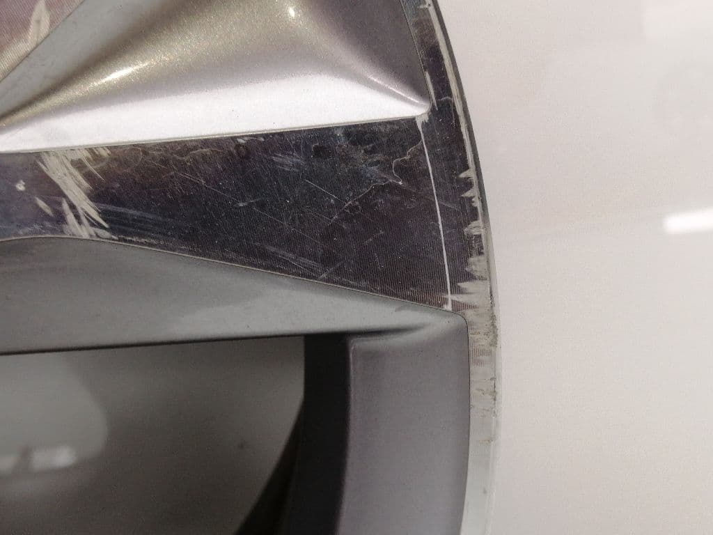 Llanta LEXUS NX 2