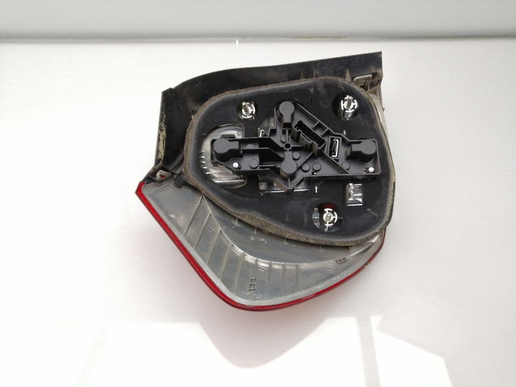 Piloto trasero derecho BMW SERIE 1 LIM 5