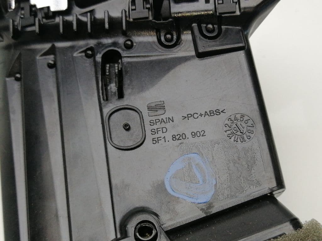 Plastico SEAT LEON ST (5F8) 3