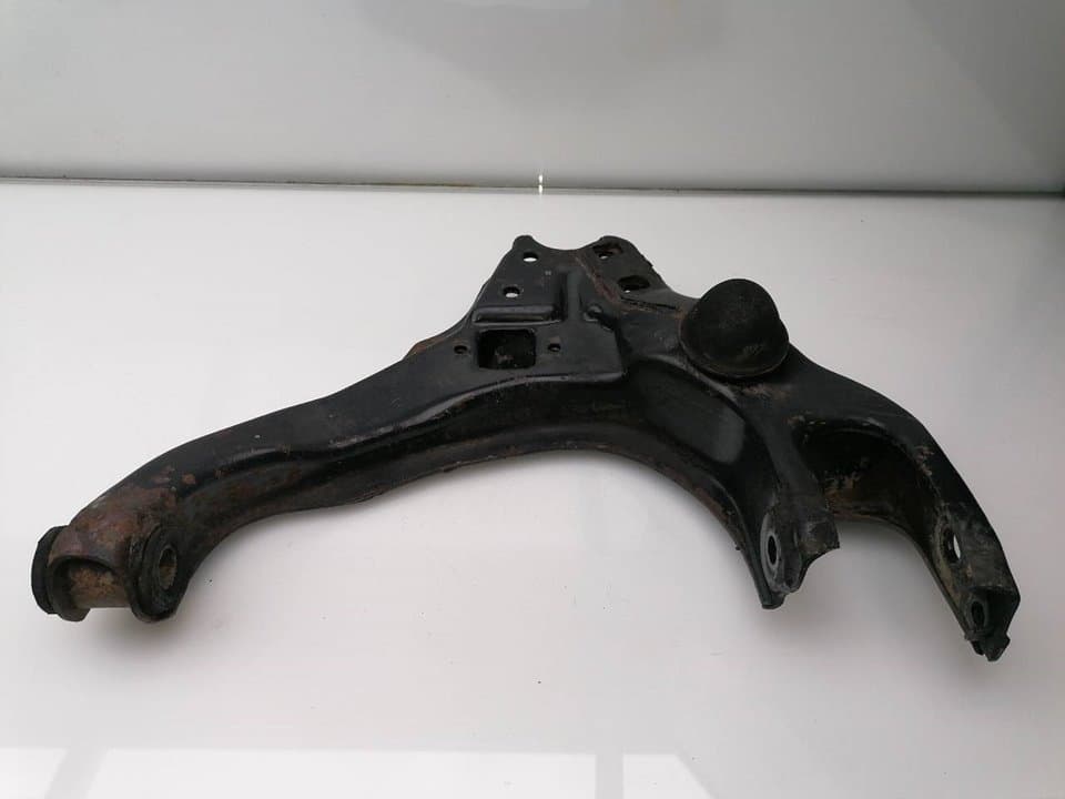 Brazo suspension inferior delantero derecho MITSUBISHI GALLOPER (HYUNDAI)