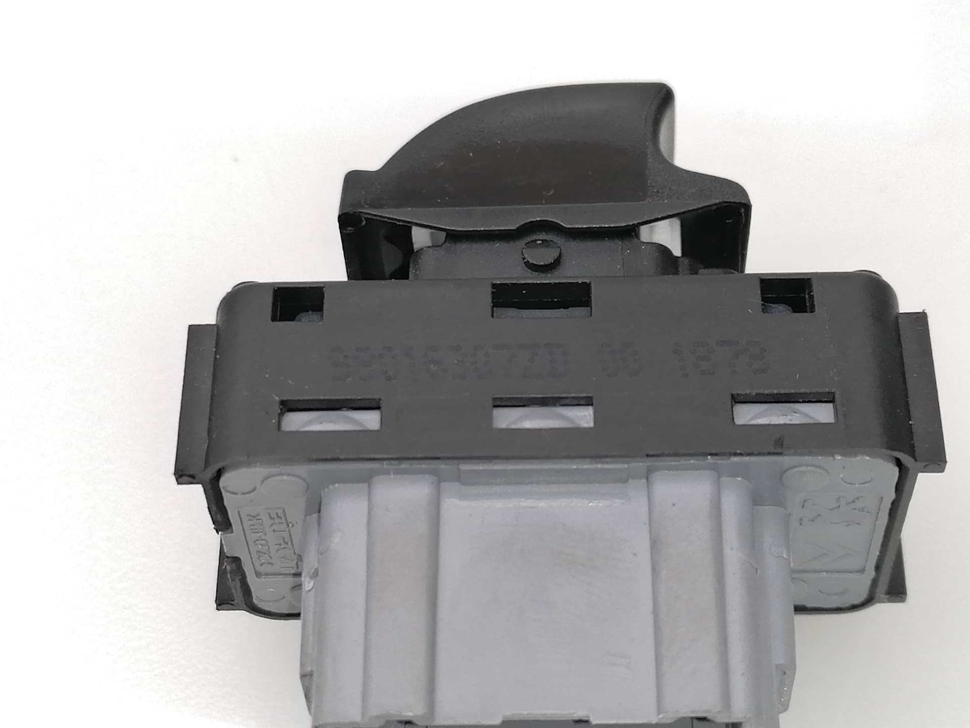 Mando elevalunas delantero derecho CITROEN C3 3