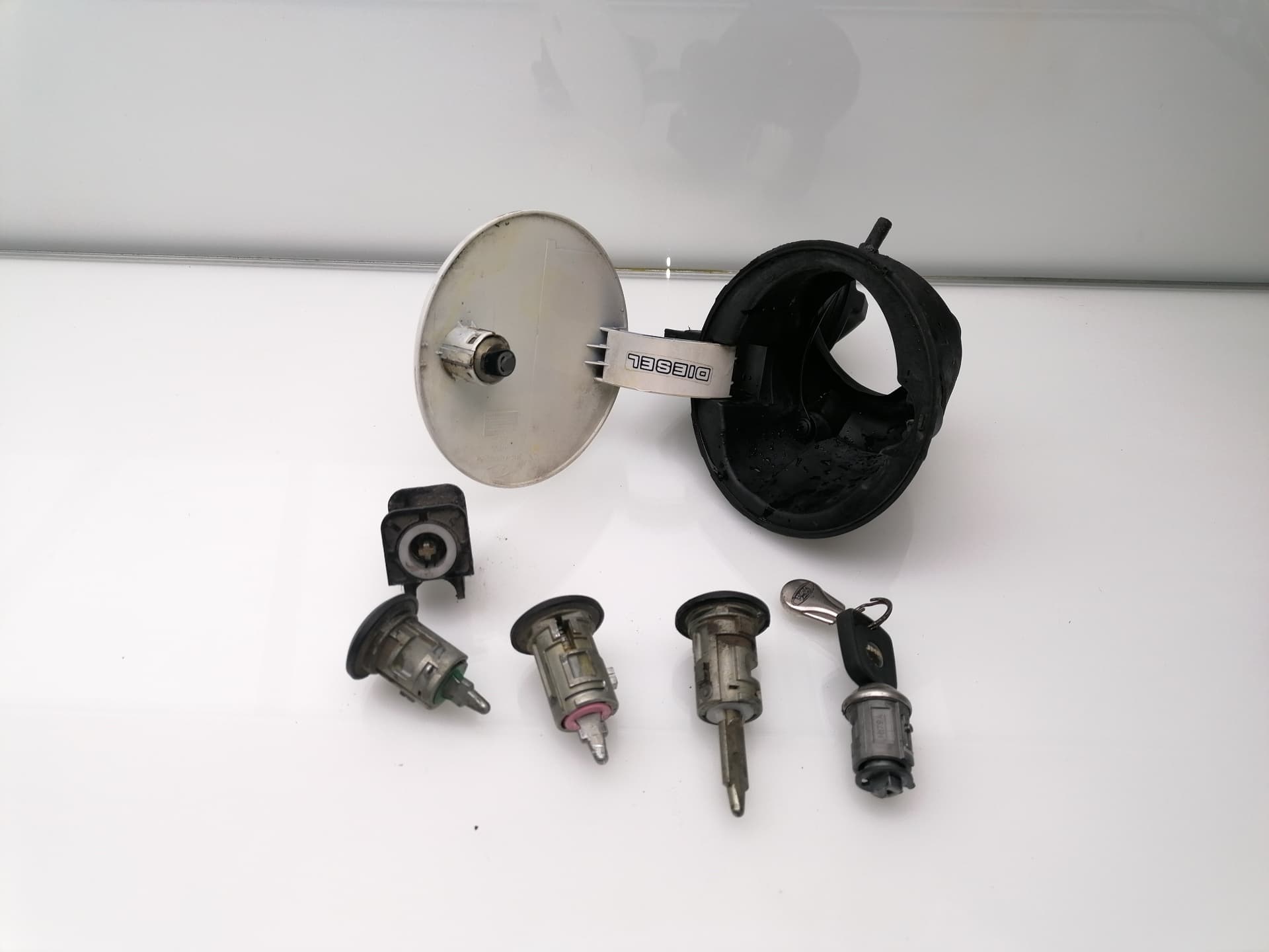 Tapa exterior combustible FORD TOURNEO CONNECT 2