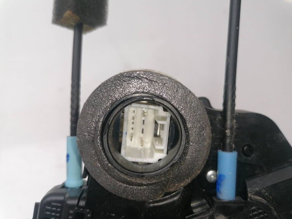 Cerradura puerta trasera derecha HONDA CIVIC BERLINA (FN) 2