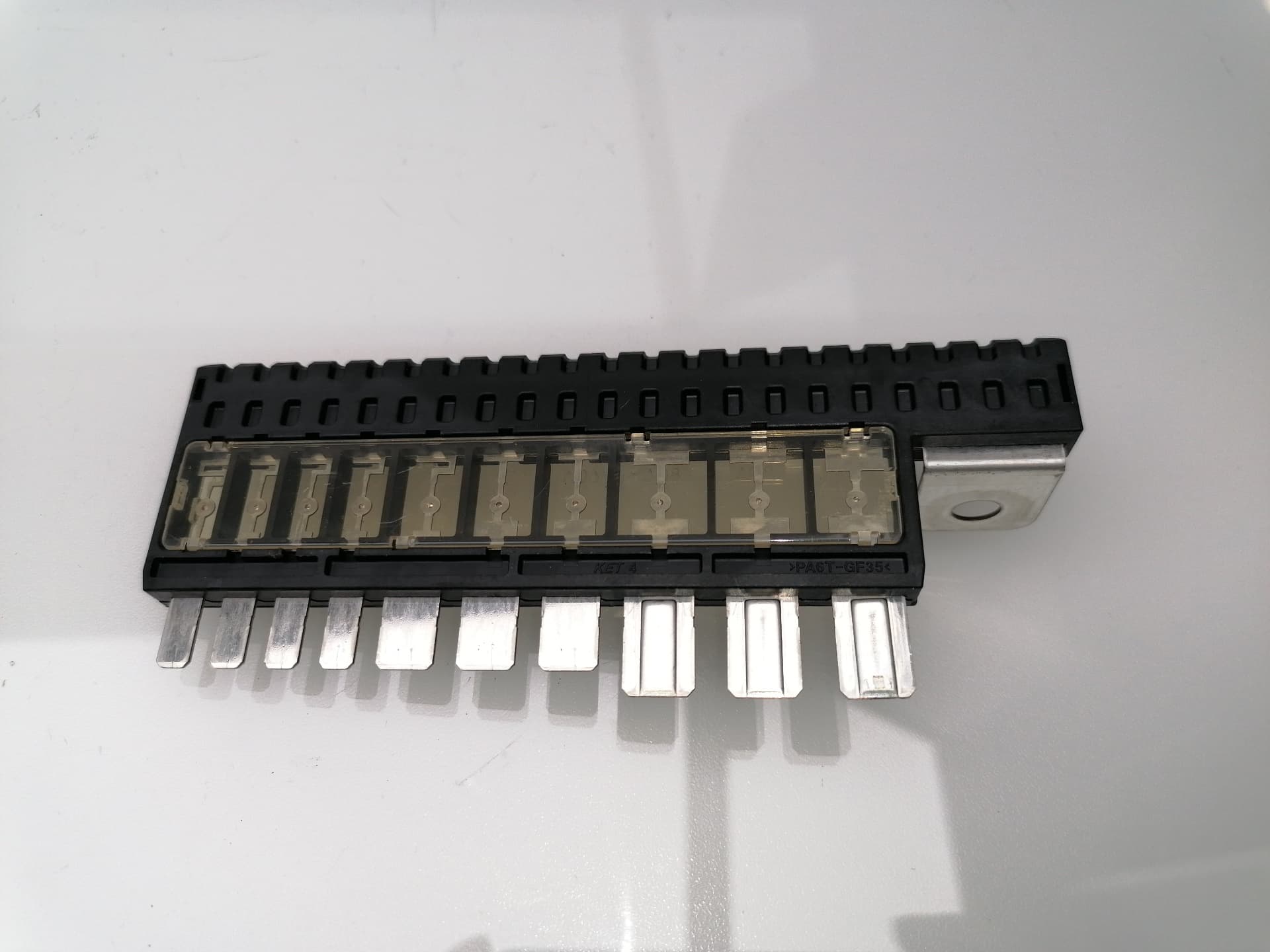 Caja reles / fusibles HYUNDAI IX35 2