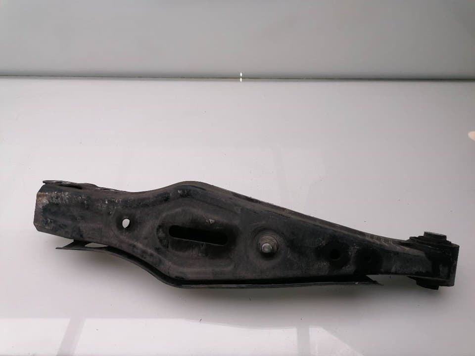 Brazo suspension inferior trasero izquierdo HYUNDAI IX35 2