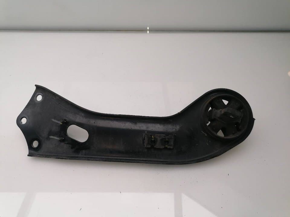 Brazo suspension superior trasero izquierdo HYUNDAI IX35 2