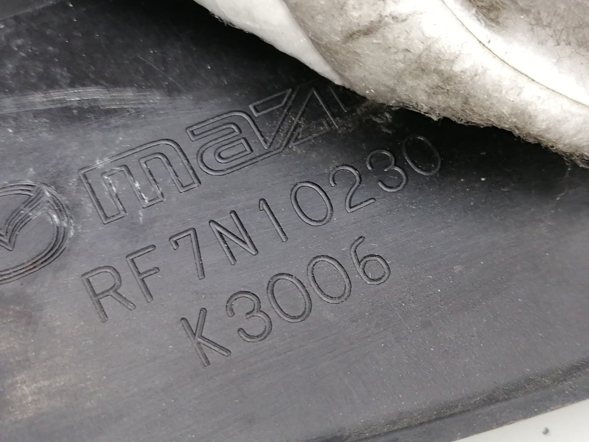 Plastico MAZDA 5 BERL 2