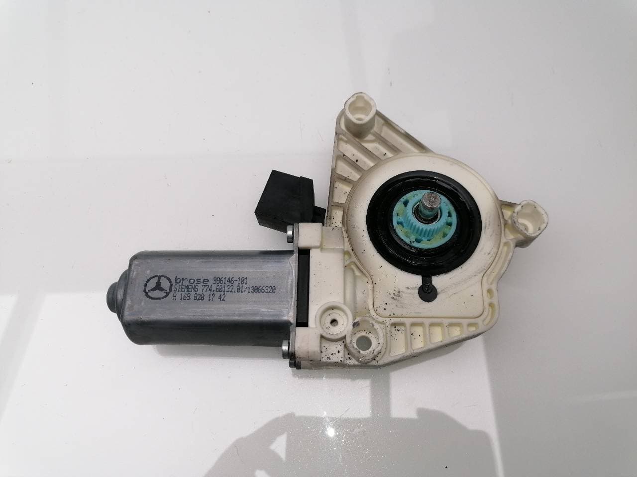 Motor elevalunas delantero izquierdo MERCEDES-BENZ CLASE A (W176)