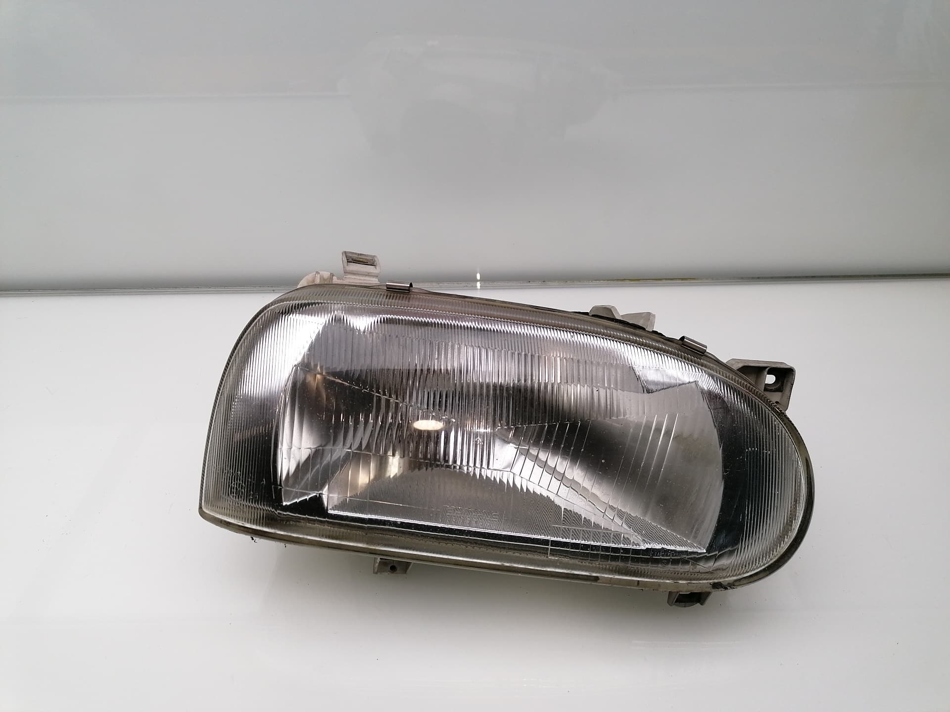 Faro derecho VOLKSWAGEN GOLF III BERLINA (1H1)