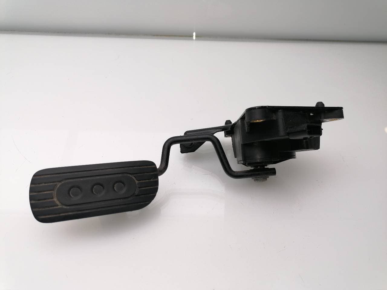 Pedal acelerador NISSAN NV 200 (M20)