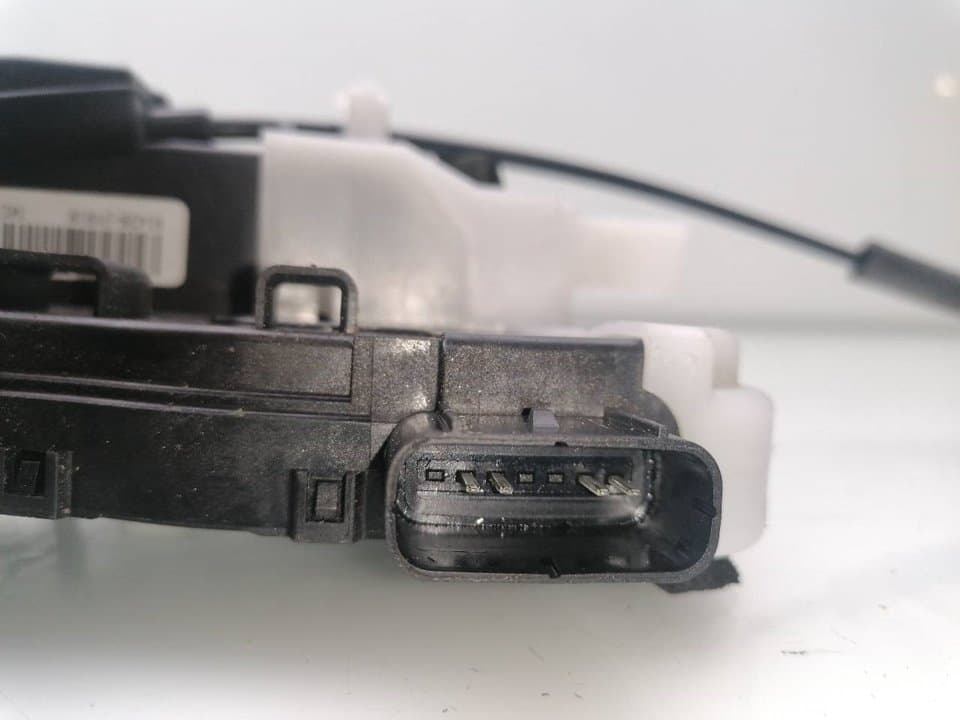 Cerradura puerta trasera derecha HYUNDAI IX35 4