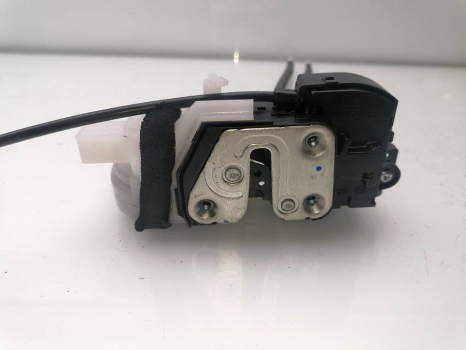 Cerradura puerta trasera derecha HYUNDAI IX35 2