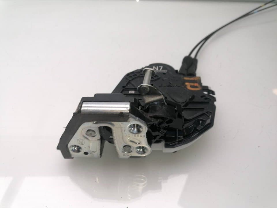 Cerradura puerta trasera derecha TOYOTA PRIUS+ 3