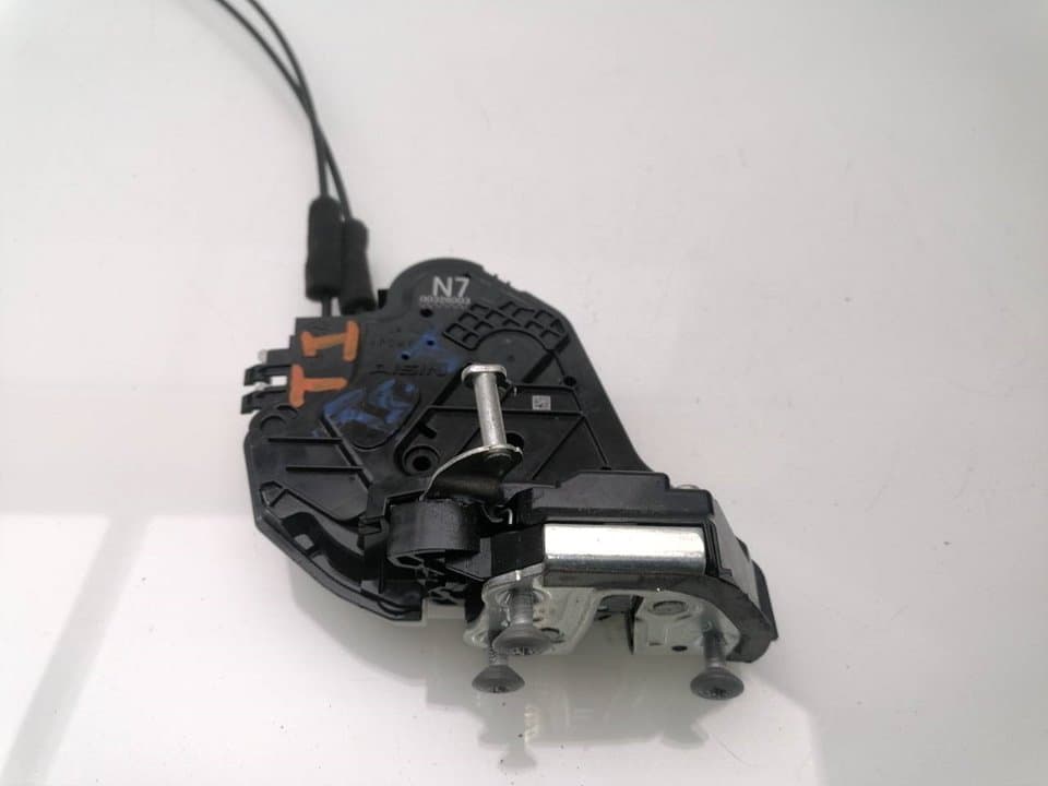 Cerradura puerta trasera izquierda TOYOTA PRIUS+ 2