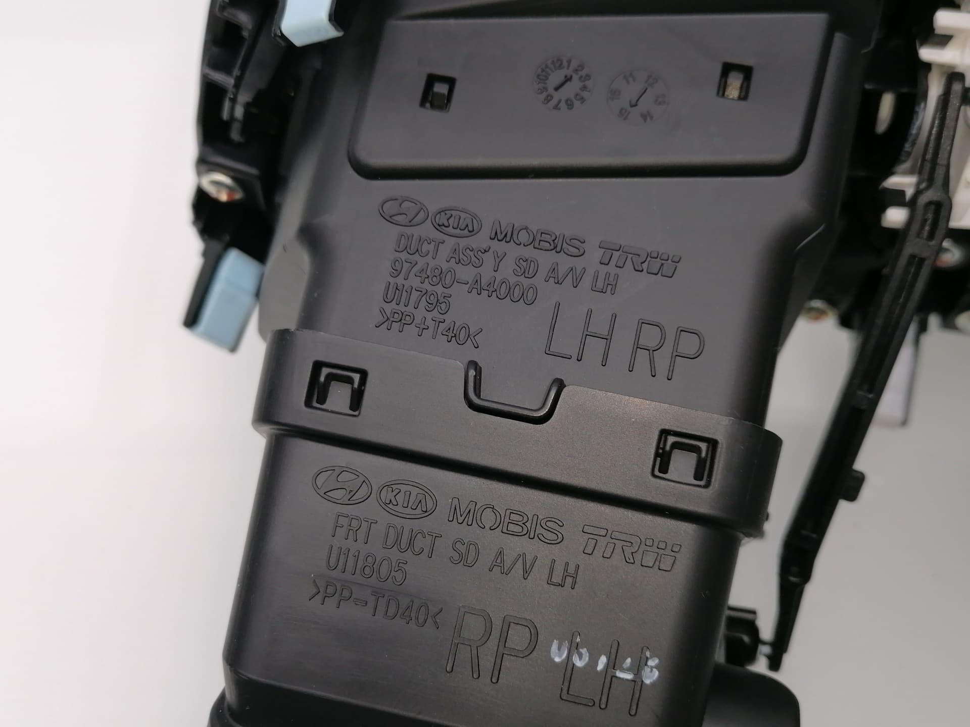 Plastico KIA CARENS ( ) 4