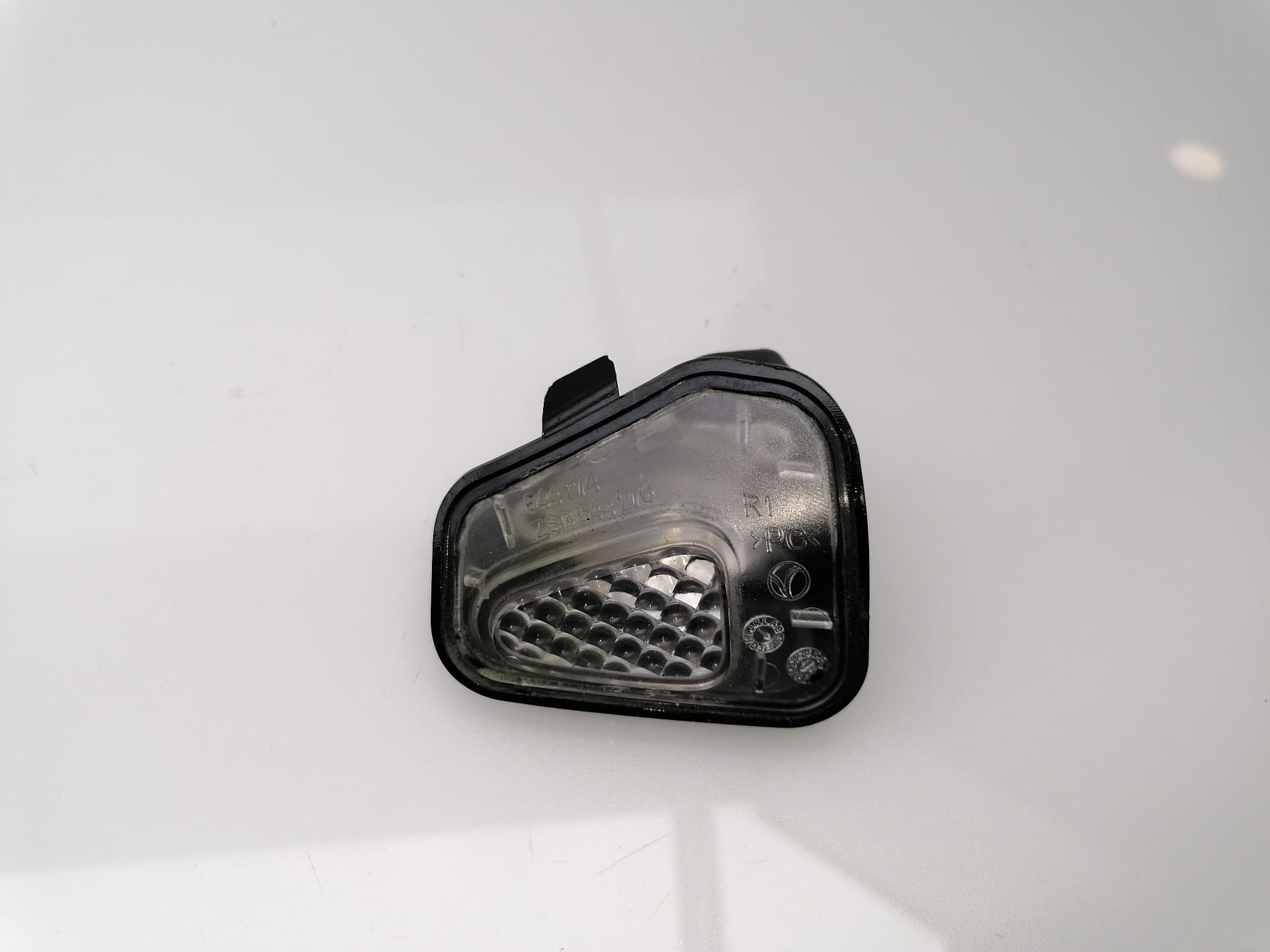 Piloto lateral derecho VOLKSWAGEN SCIROCCO (137)